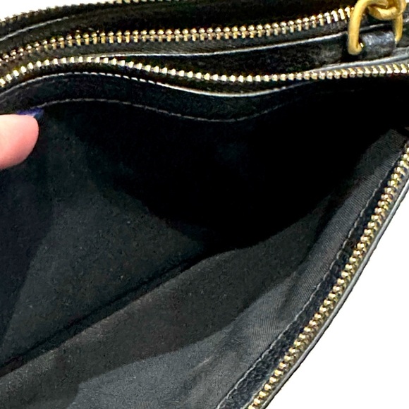 👜💎 TORY BURCH Kira Crossbody Bag | Black Pebbled Leather Gold Chain LIKE NEW - Picture 6 of 9